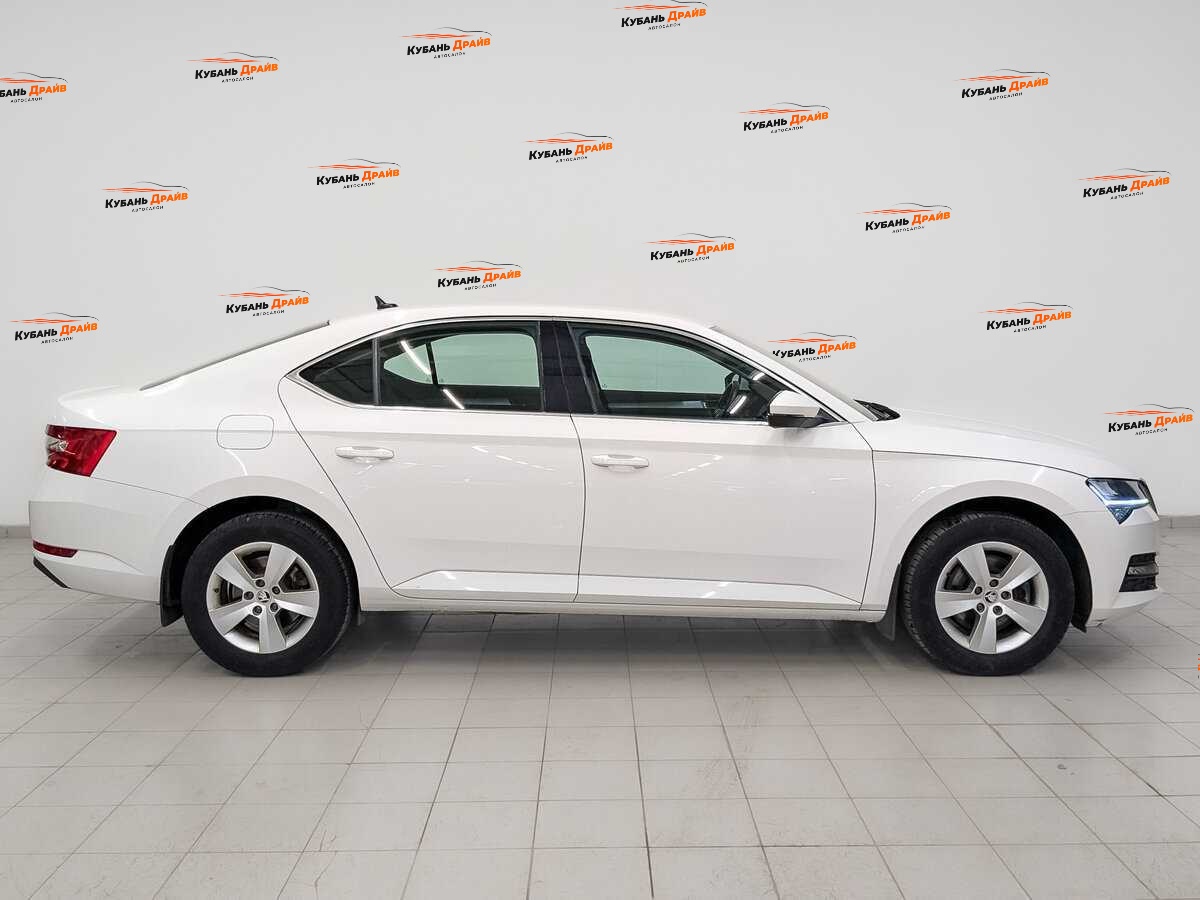 Skoda Superb 2020 года с пробегом. Фото: #4