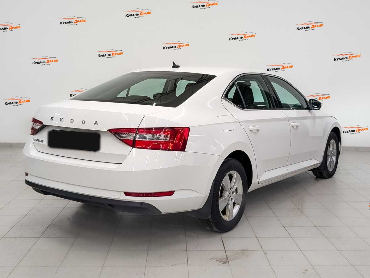 Skoda Superb 2020 года с пробегом. Фото: #5