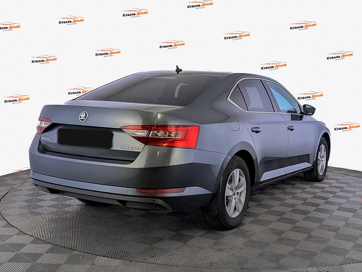 Skoda Superb 2019 года с пробегом. Фото: #4