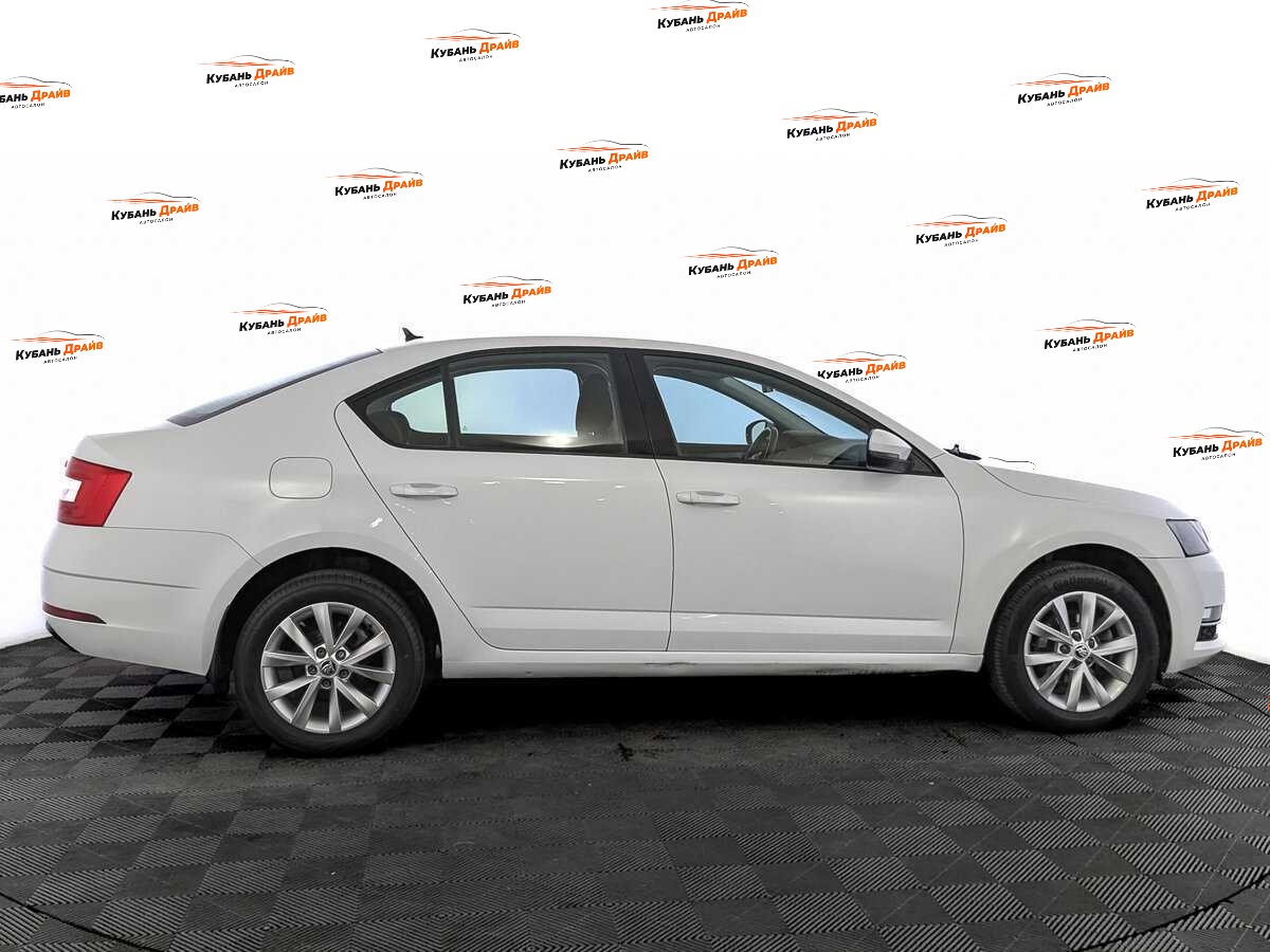 Skoda Octavia 2017 года с пробегом. Фото: #3
