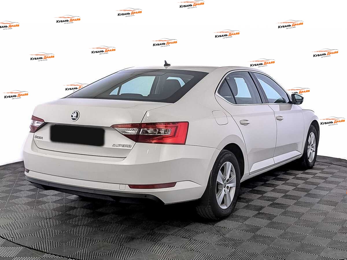 Skoda Superb 2017 года с пробегом. Фото: #4