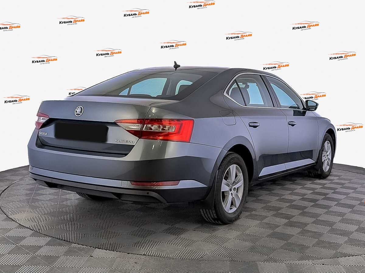 Skoda Superb 2018 года с пробегом. Фото: #4