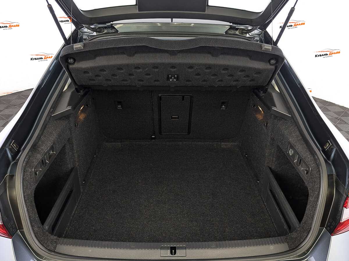 Skoda Superb 2018 года с пробегом. Фото: #9