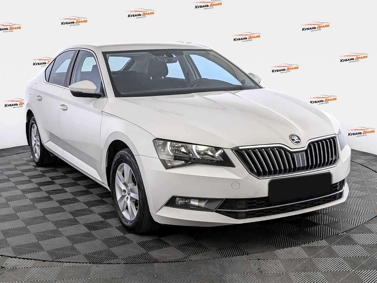 Skoda Superb 2017 года с пробегом. Фото: #2