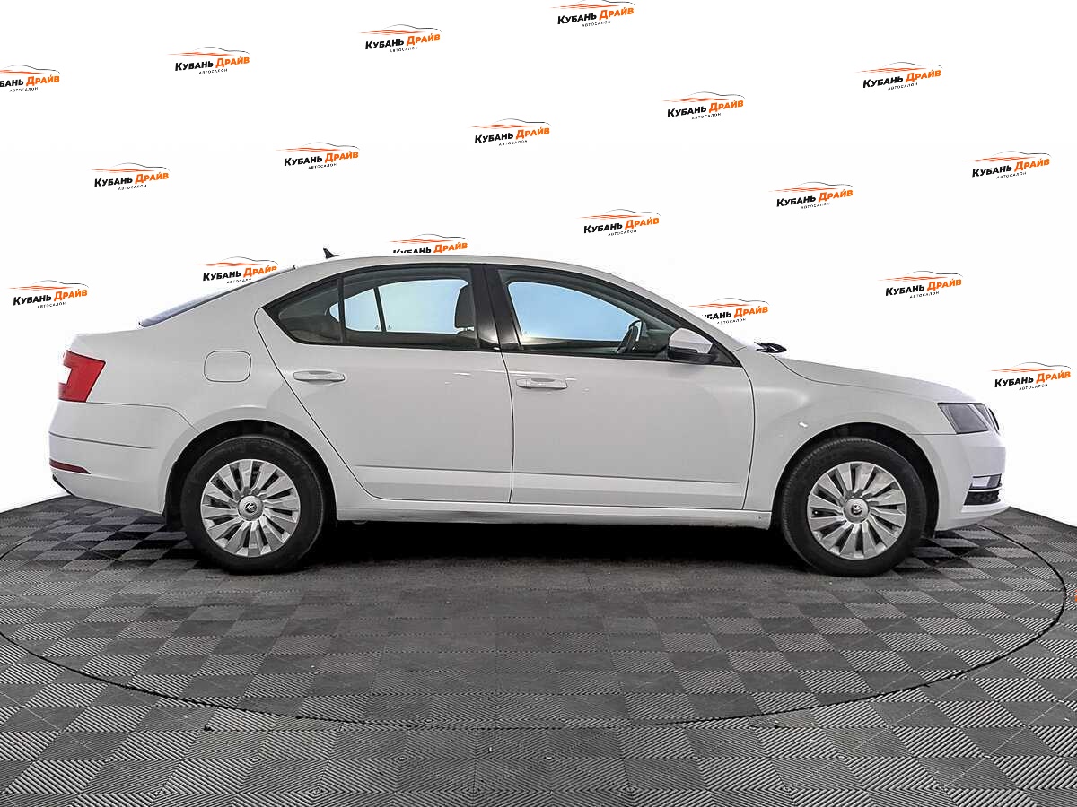 Skoda Octavia 2019 года с пробегом. Фото: #3