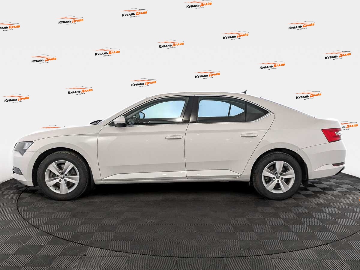 Skoda Superb 2017 года с пробегом. Фото: #7
