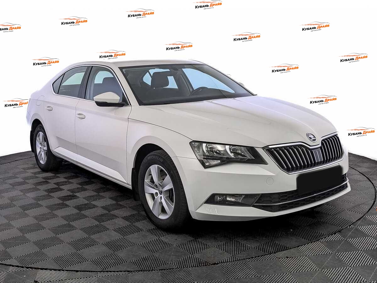 Skoda Superb 2018 года с пробегом. Фото: #2