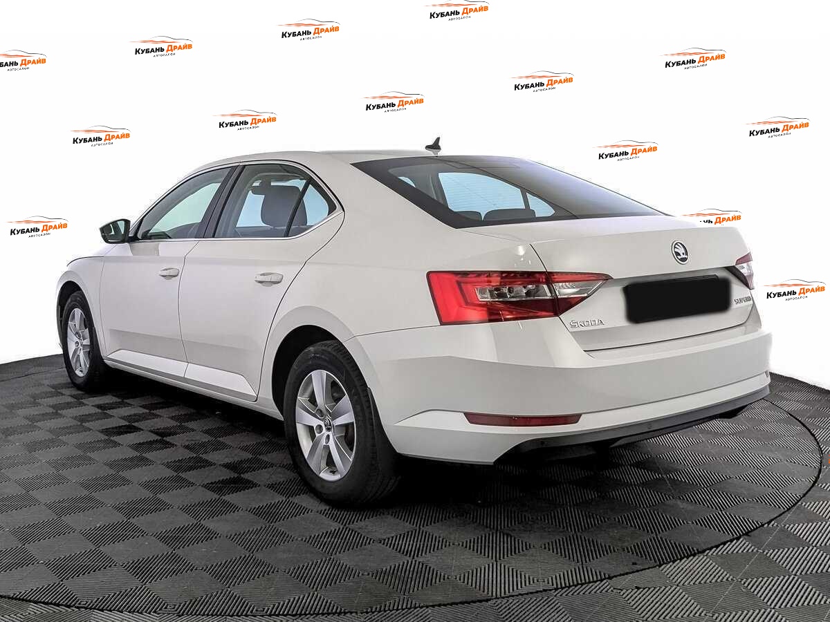 Skoda Superb 2018 года с пробегом. Фото: #6