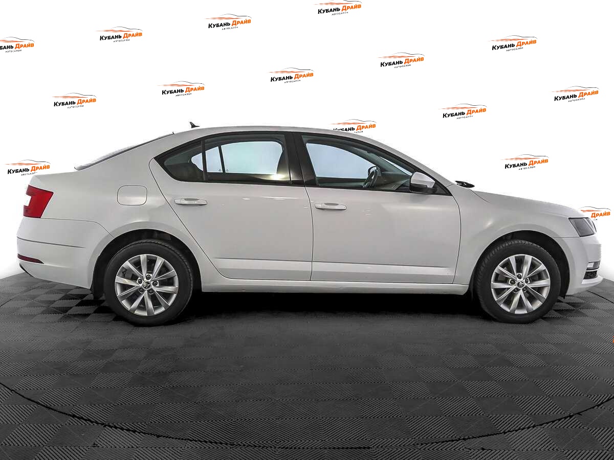 Skoda Octavia 2019 года с пробегом. Фото: #3