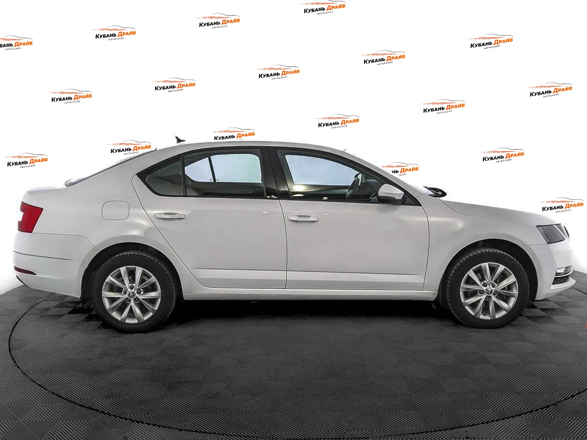 Skoda Octavia 2019 года с пробегом. Фото: #3