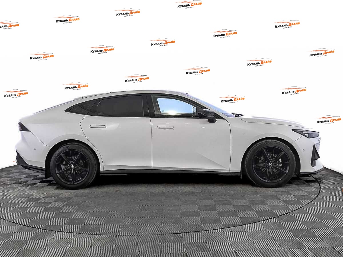 Changan UNI-V 2023 года с пробегом. Фото: #3