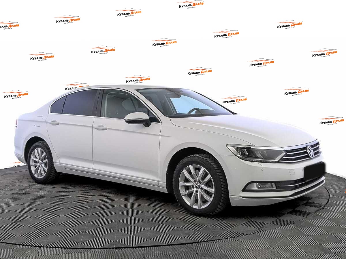 Volkswagen Passat 2019 года с пробегом. Фото: #2