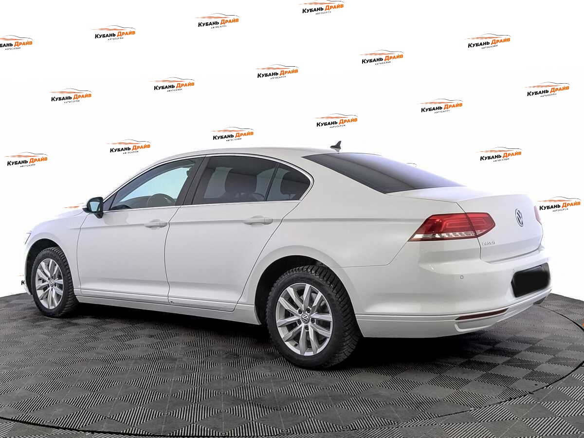 Volkswagen Passat 2019 года с пробегом. Фото: #6
