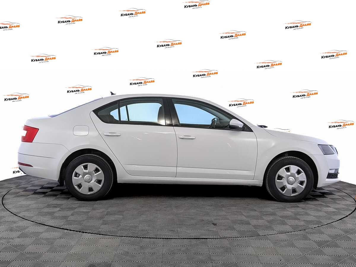 Skoda Octavia 2019 года с пробегом. Фото: #3