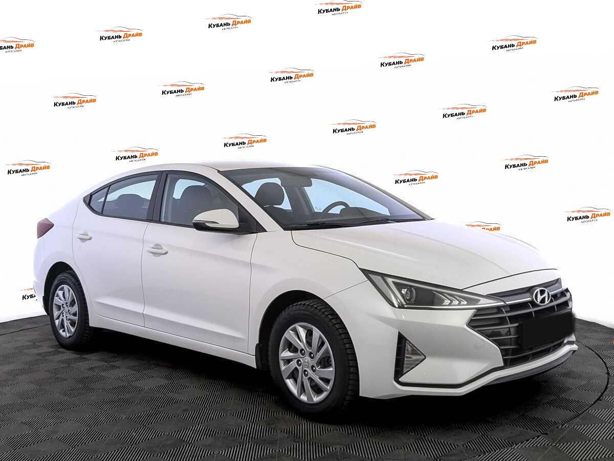 Hyundai Elantra 2019 года с пробегом. Фото: #2