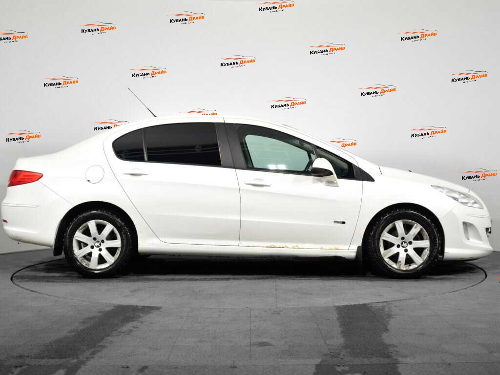 Peugeot 408 2016 года с пробегом. Фото: #3