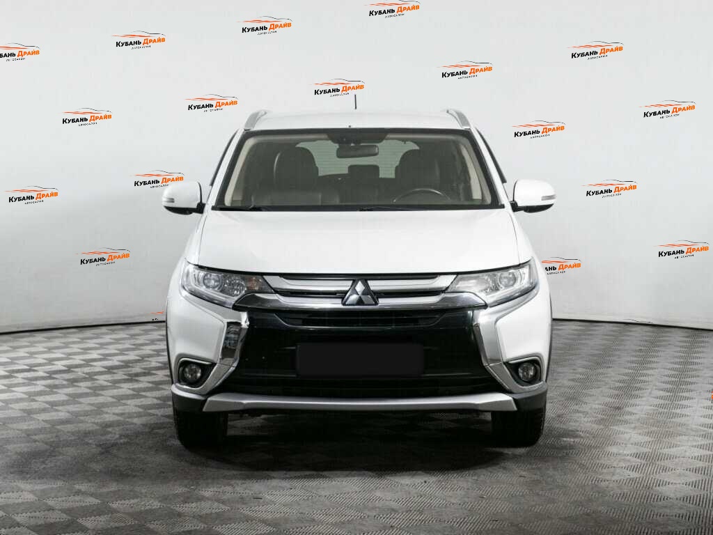 Mitsubishi Outlander 2015 года с пробегом. Фото: #1