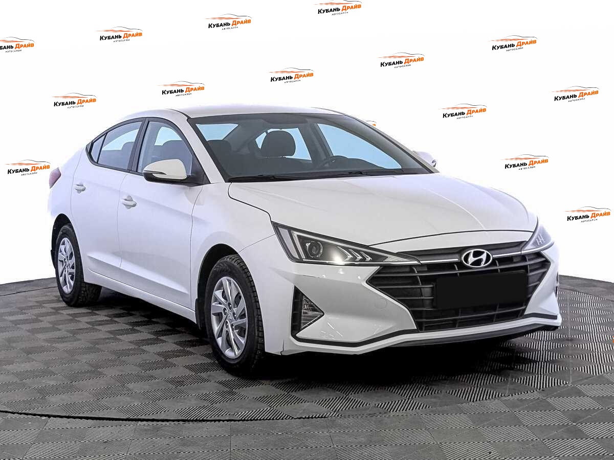 Hyundai Elantra 2019 года с пробегом. Фото: #2