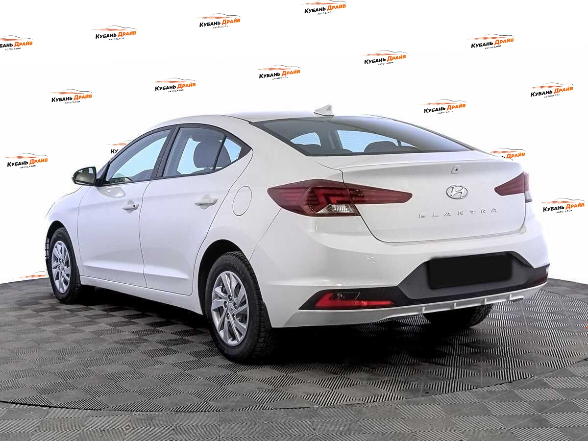 Hyundai Elantra 2019 года с пробегом. Фото: #6