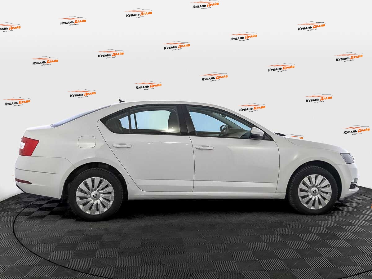 Skoda Octavia 2019 года с пробегом. Фото: #3