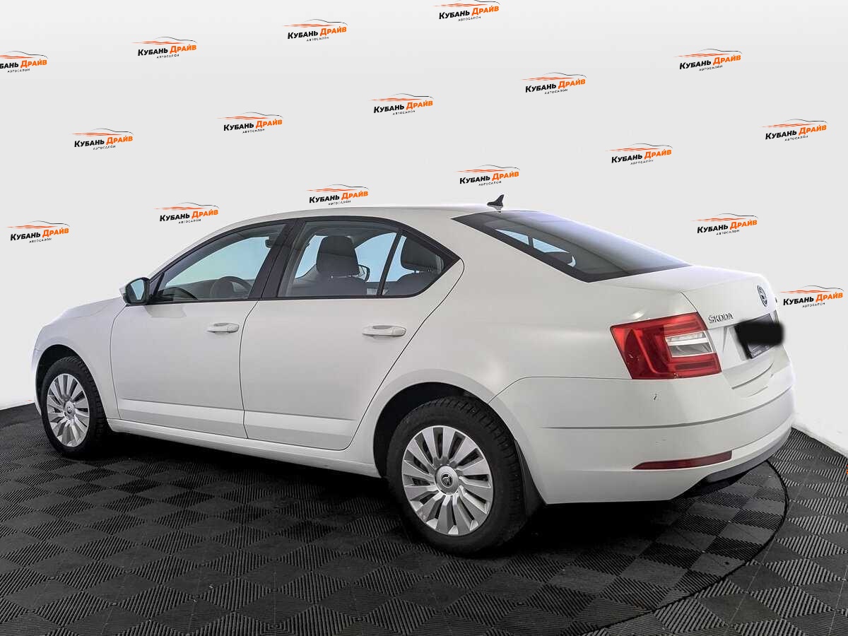 Skoda Octavia 2019 года с пробегом. Фото: #6
