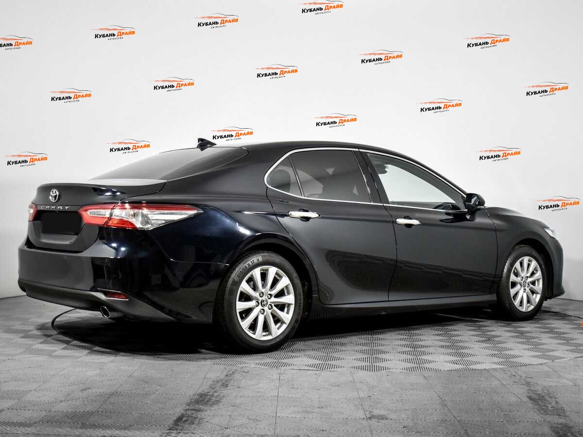 Toyota Camry 2020 года с пробегом. Фото: #1