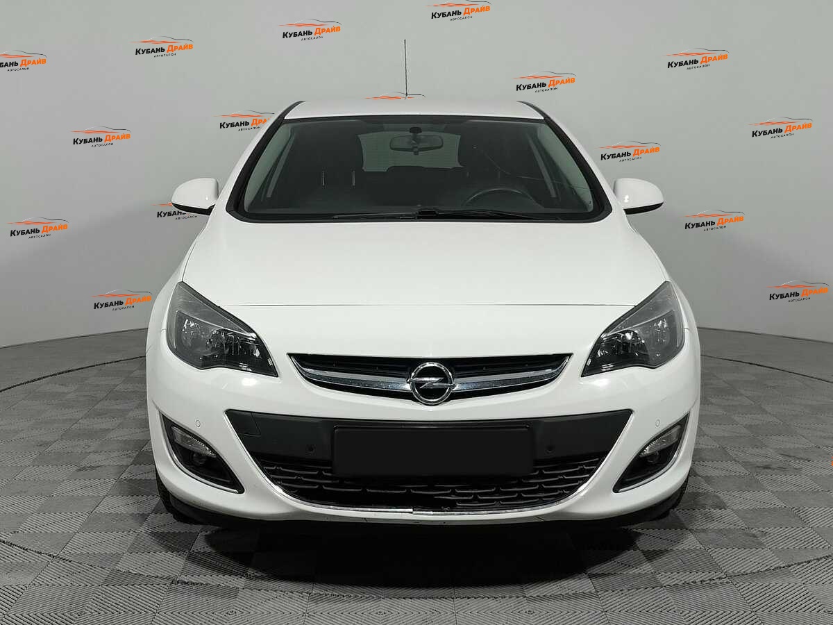 Opel Astra 2014 года с пробегом. Фото: #1