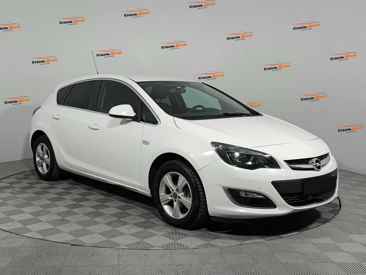Opel Astra 2014 года с пробегом. Фото: #2