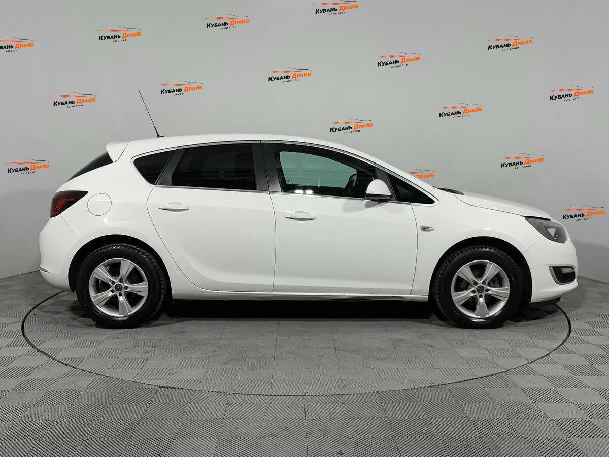 Opel Astra 2014 года с пробегом. Фото: #4