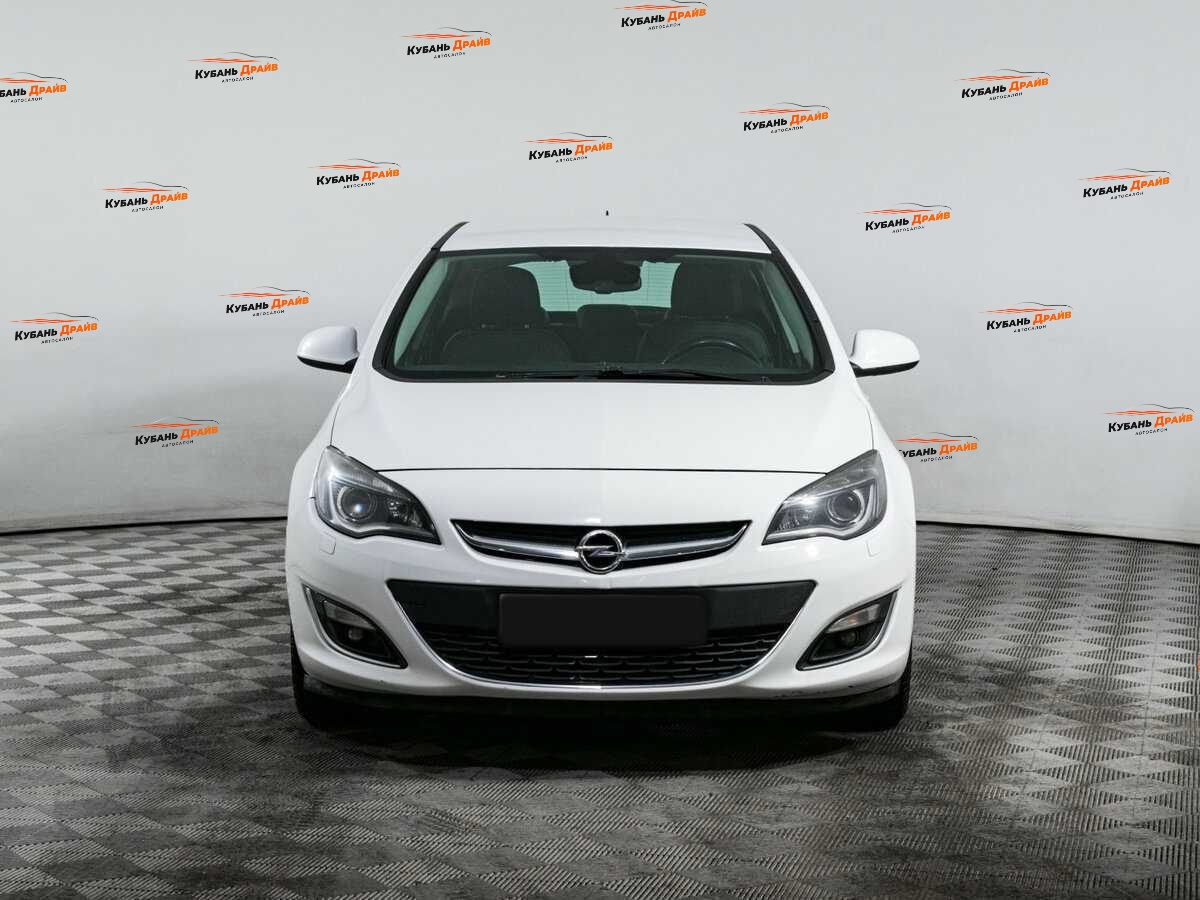 Opel Astra 2012 года с пробегом. Фото: #1