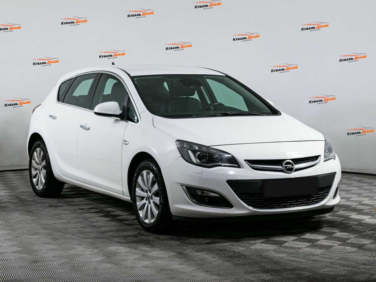 Opel Astra 2012 года с пробегом. Фото: #2