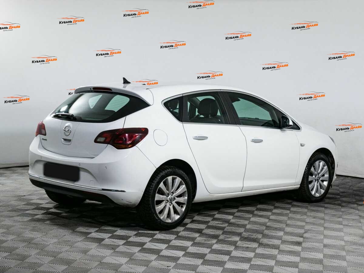 Opel Astra 2012 года с пробегом. Фото: #3