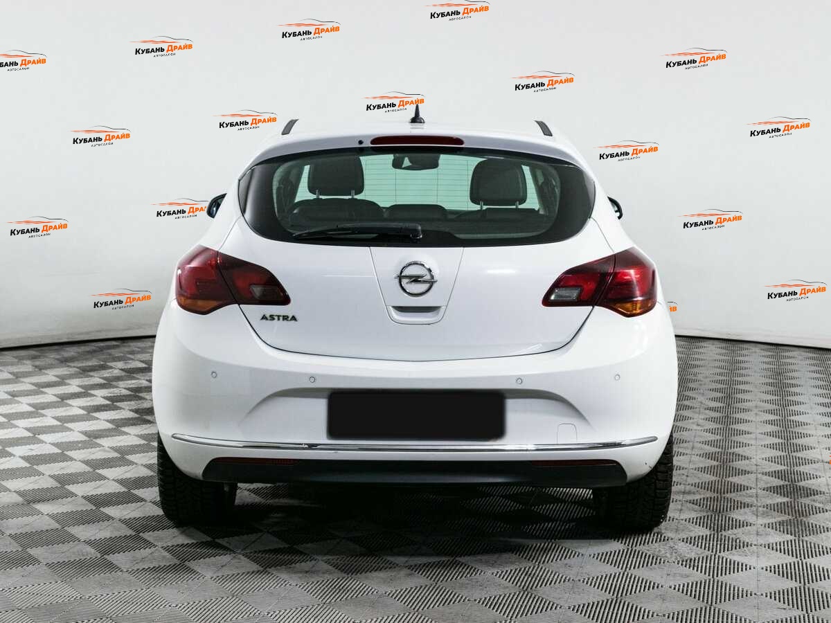 Opel Astra 2012 года с пробегом. Фото: #4