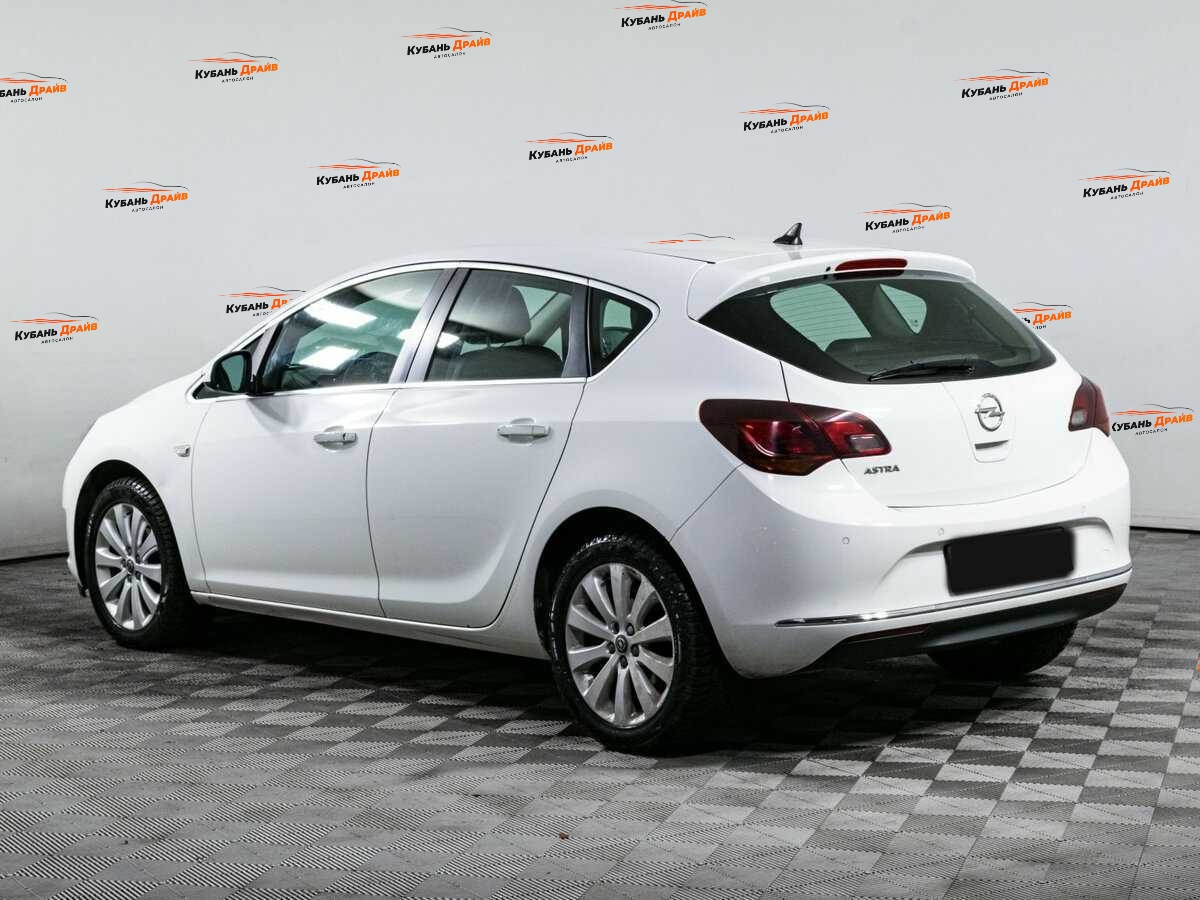 Opel Astra 2012 года с пробегом. Фото: #5