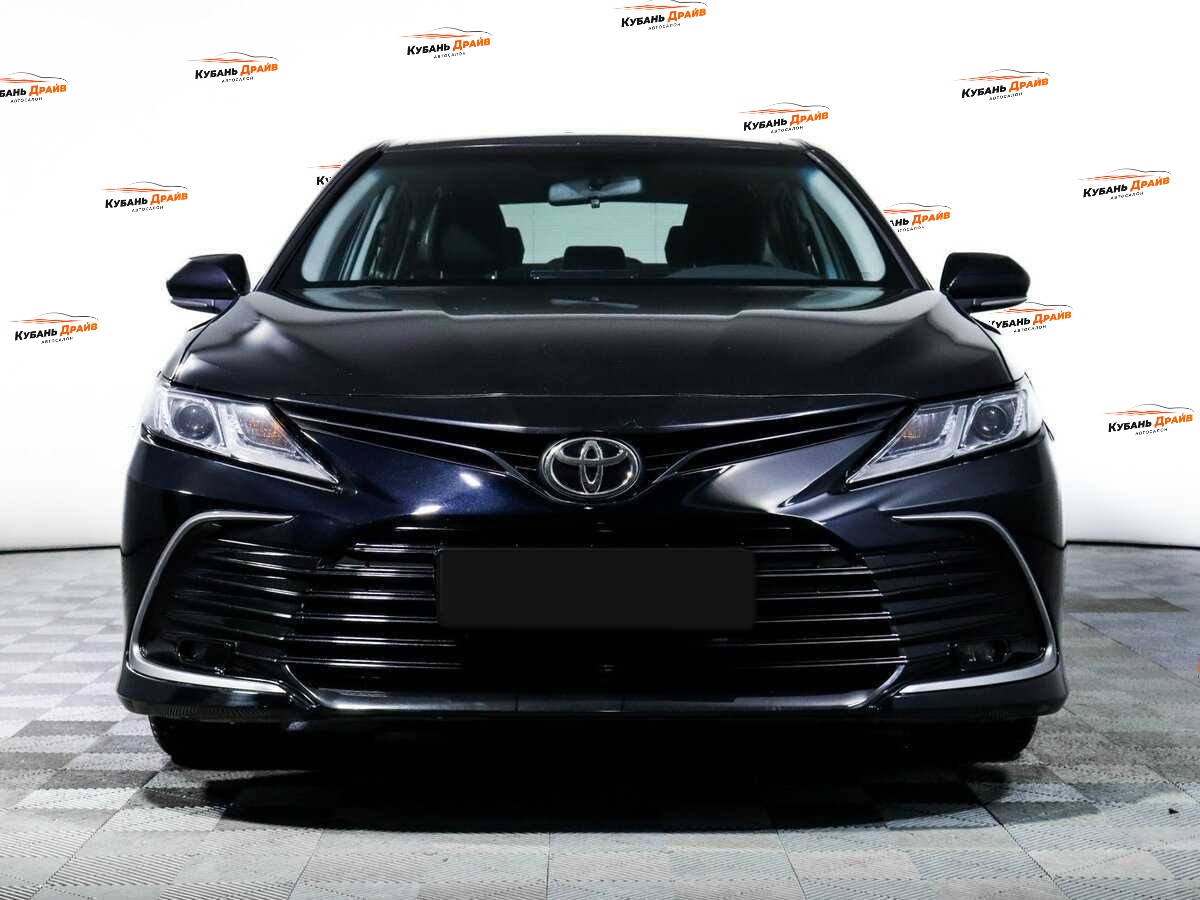 Toyota Camry 2021 года с пробегом. Фото: #1