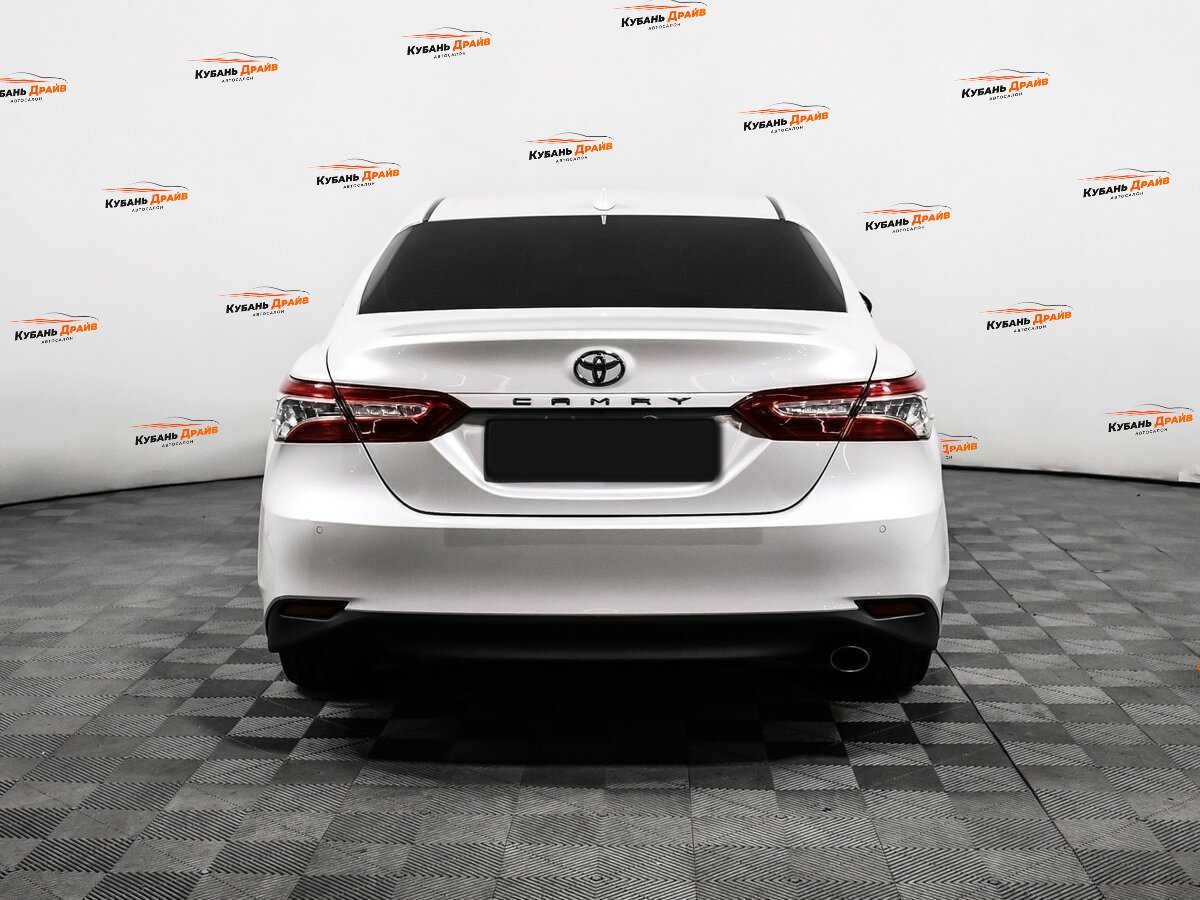 Toyota Camry 2019 года с пробегом. Фото: #5