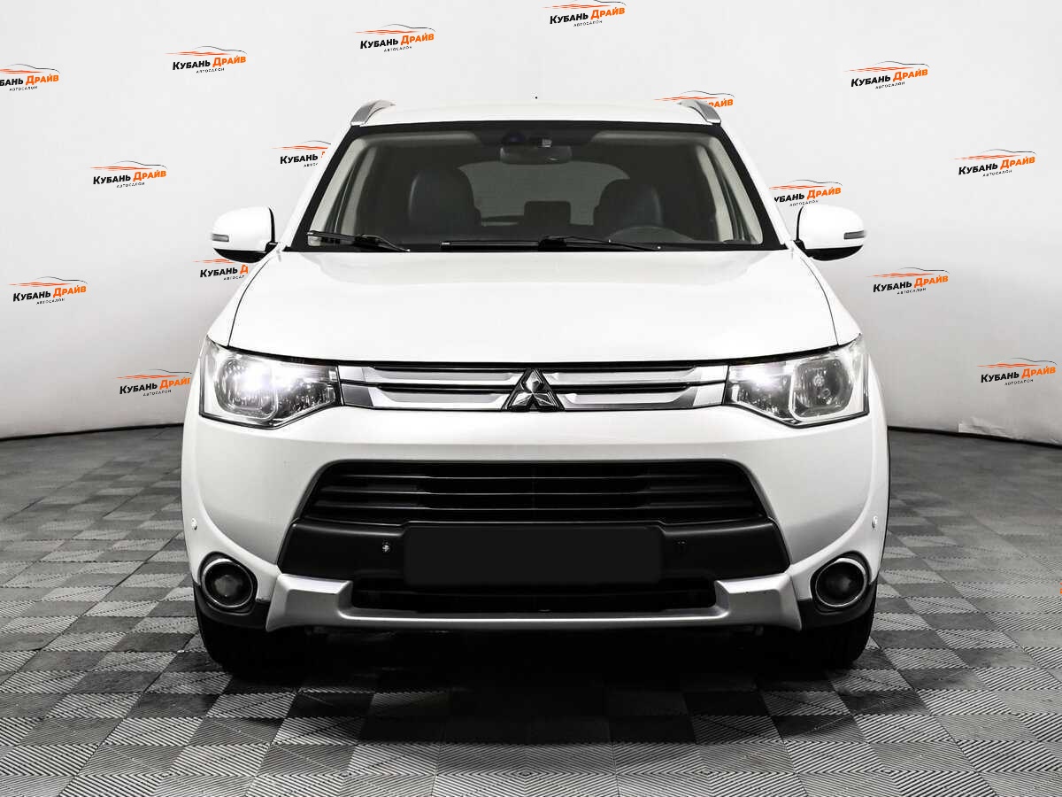 Mitsubishi Outlander 2015 года с пробегом. Фото: #1