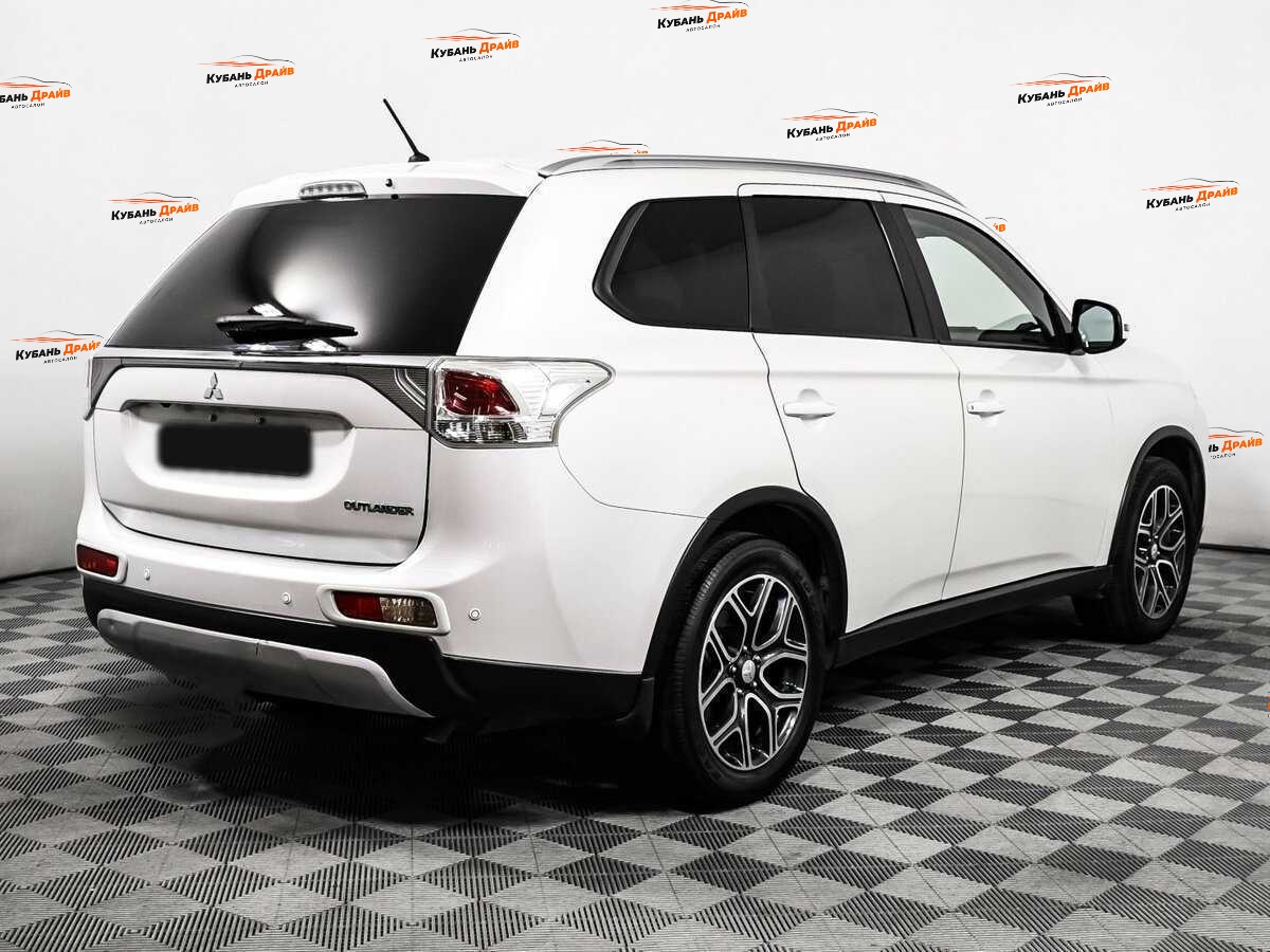 Mitsubishi Outlander 2015 года с пробегом. Фото: #4