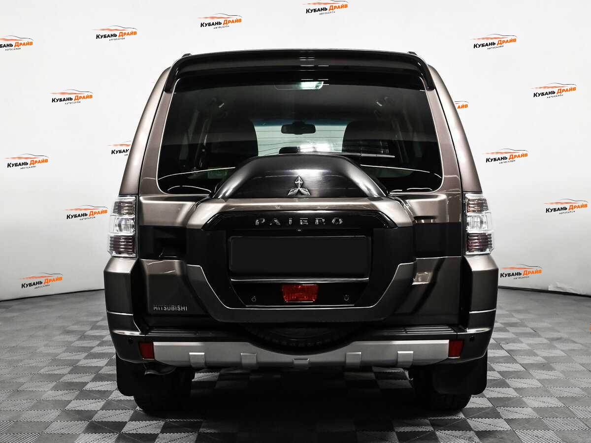 Mitsubishi Pajero 2015 года с пробегом. Фото: #5