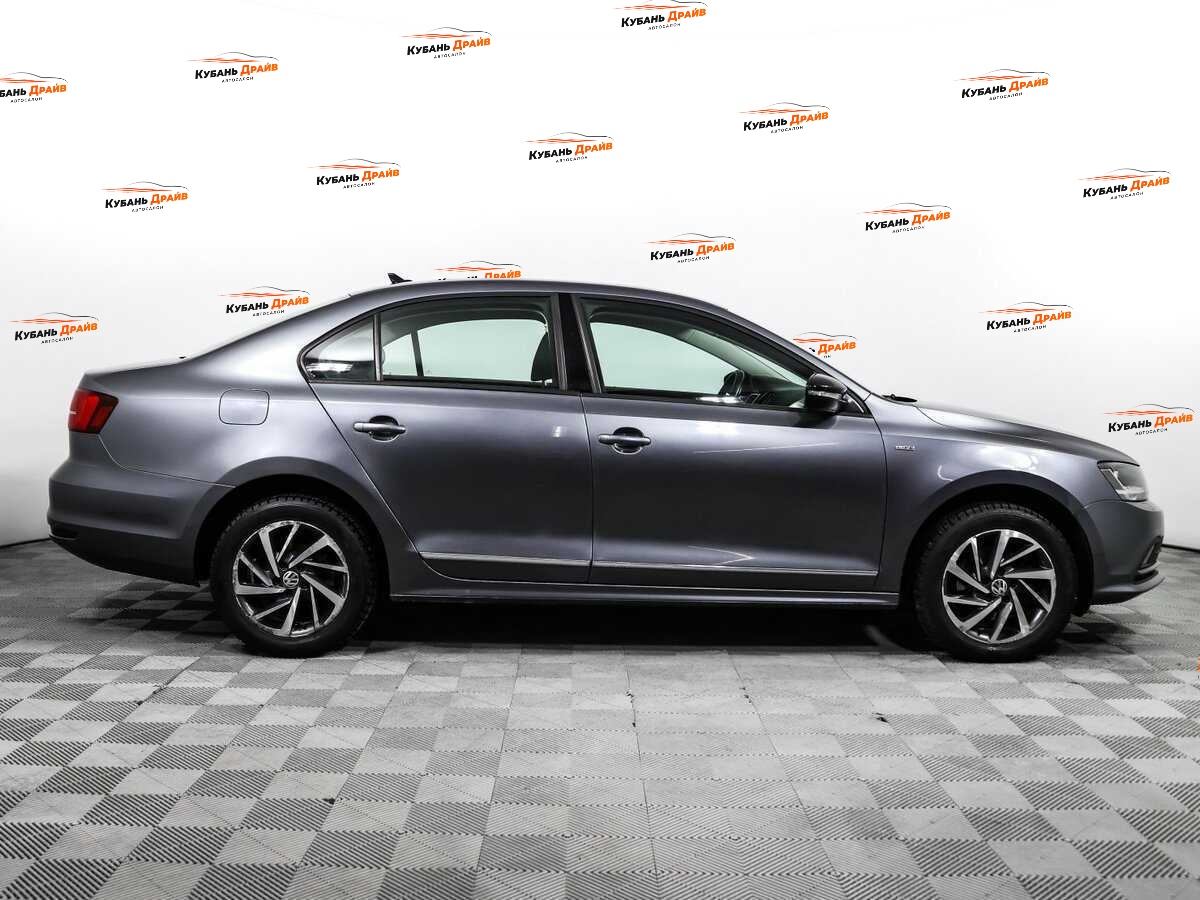 Volkswagen Jetta 2017 года с пробегом. Фото: #3