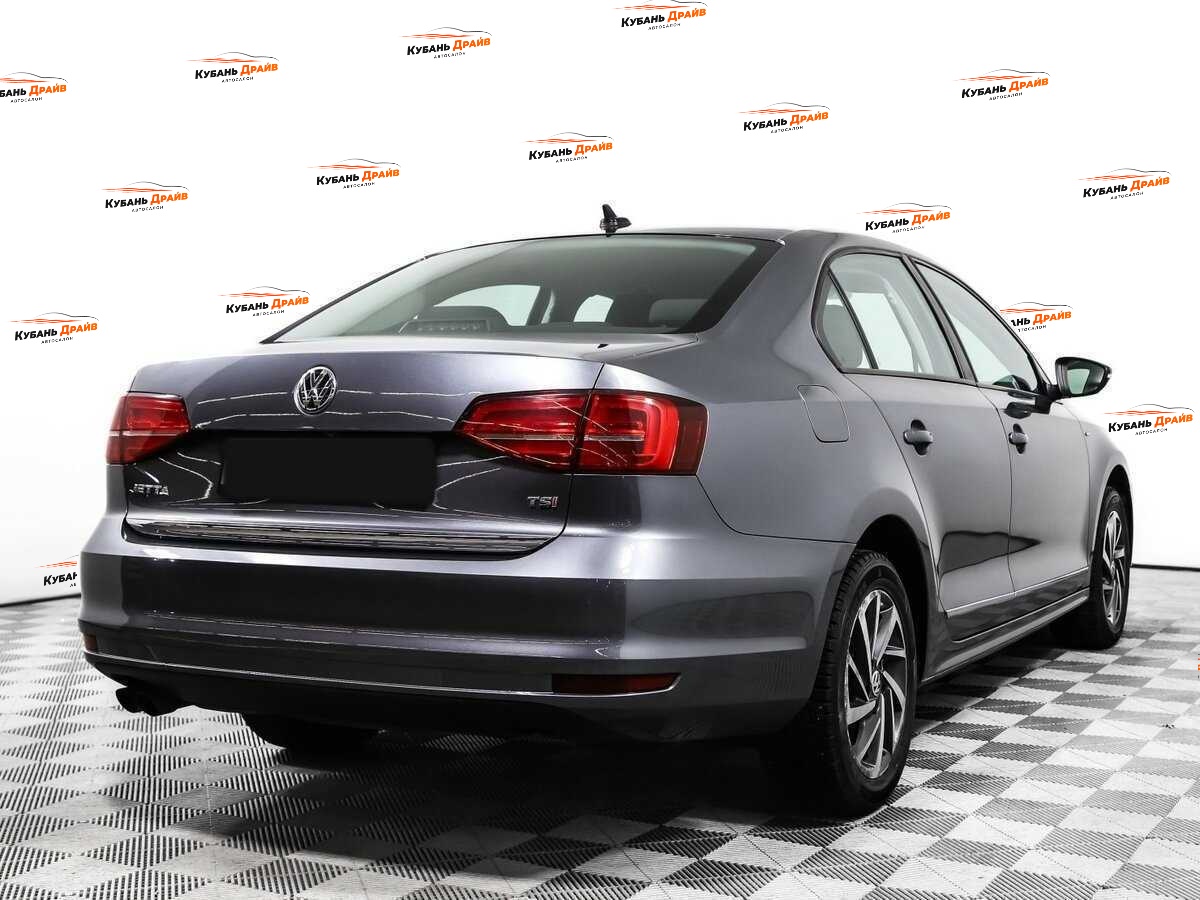 Volkswagen Jetta 2017 года с пробегом. Фото: #4