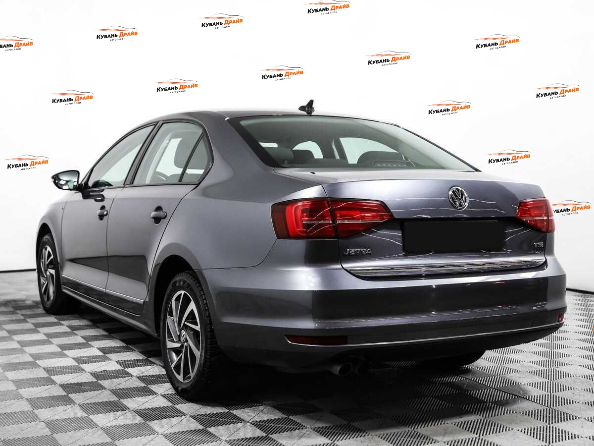 Volkswagen Jetta 2017 года с пробегом. Фото: #6