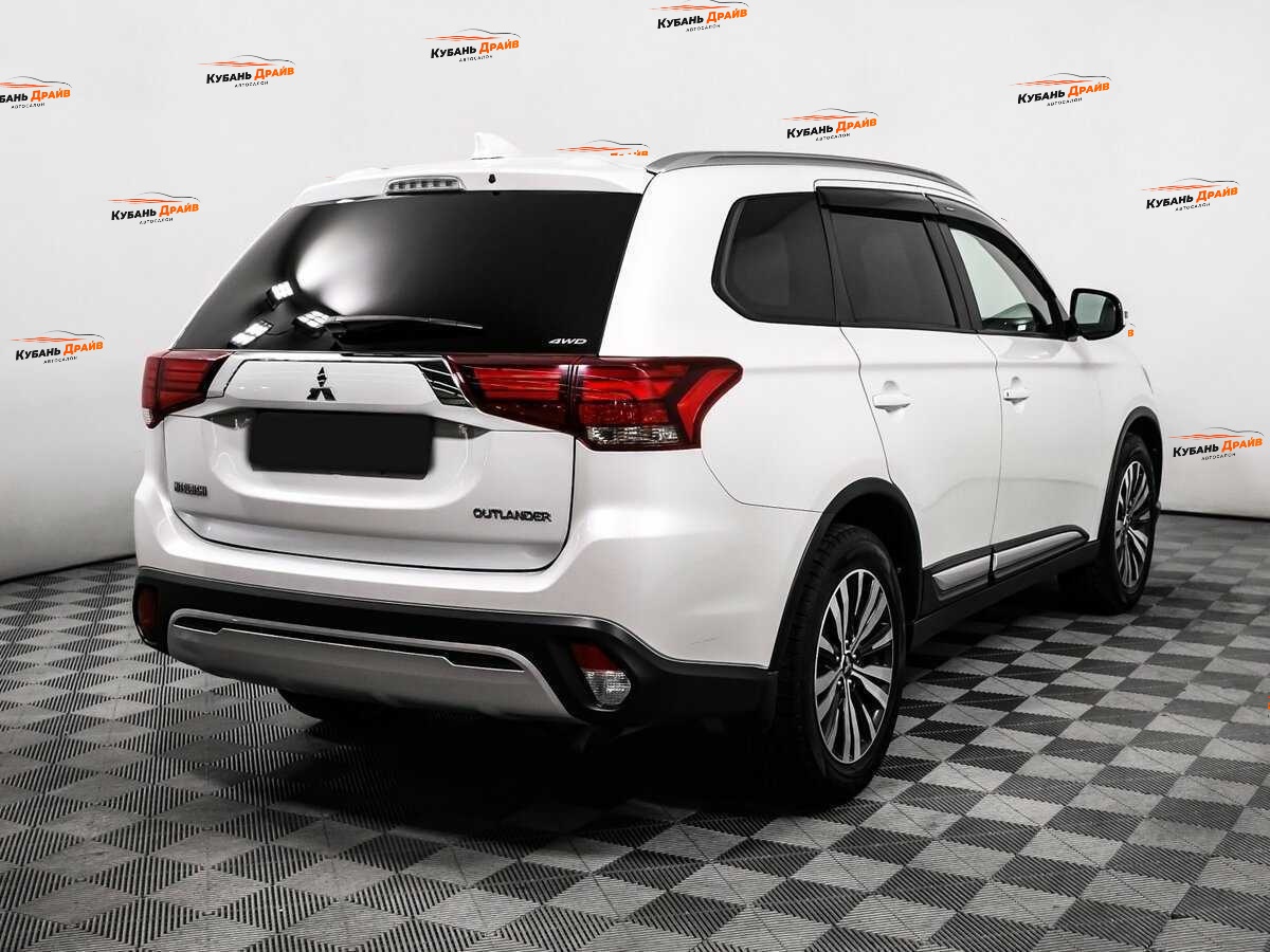 Mitsubishi Outlander 2019 года с пробегом. Фото: #4