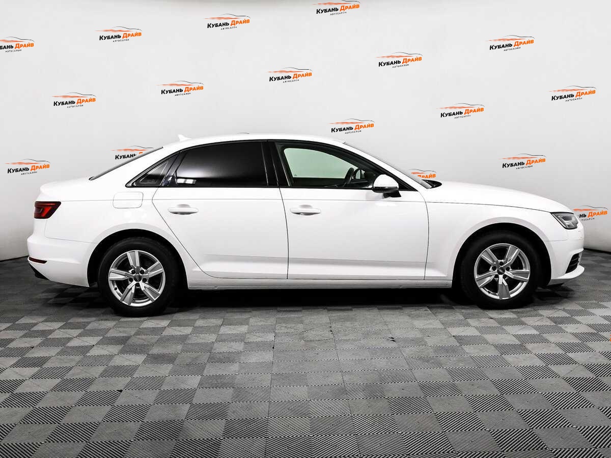 Audi A4 2018 года с пробегом. Фото: #3
