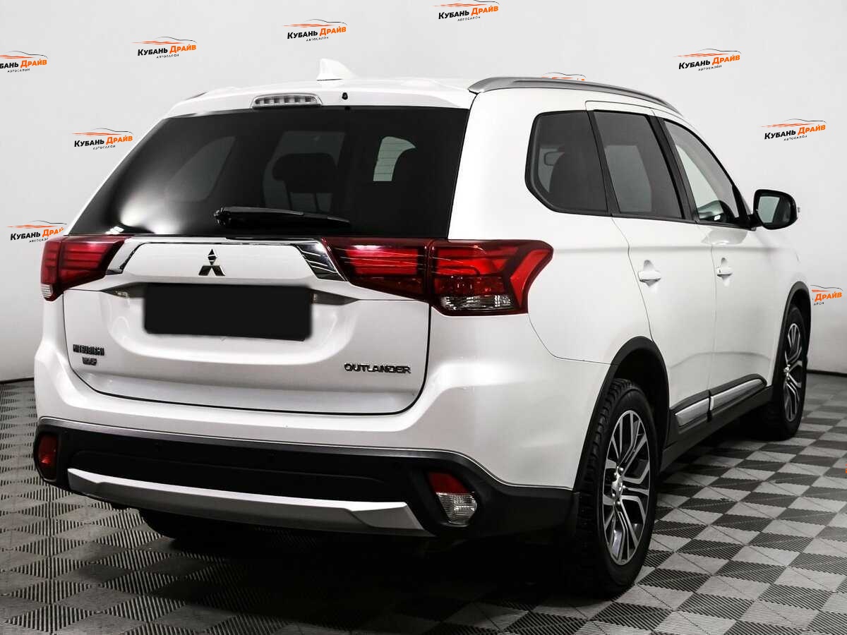 Mitsubishi Outlander 2017 года с пробегом. Фото: #4