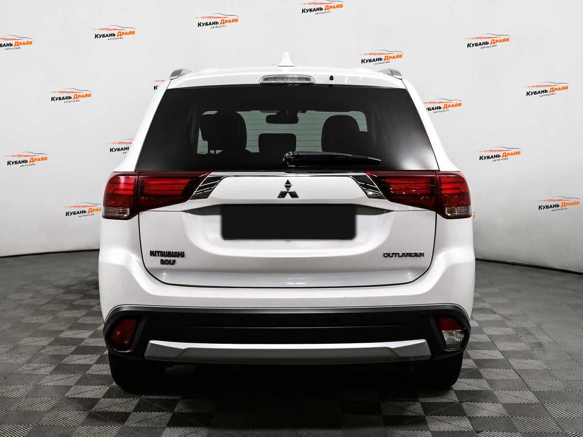 Mitsubishi Outlander 2017 года с пробегом. Фото: #5