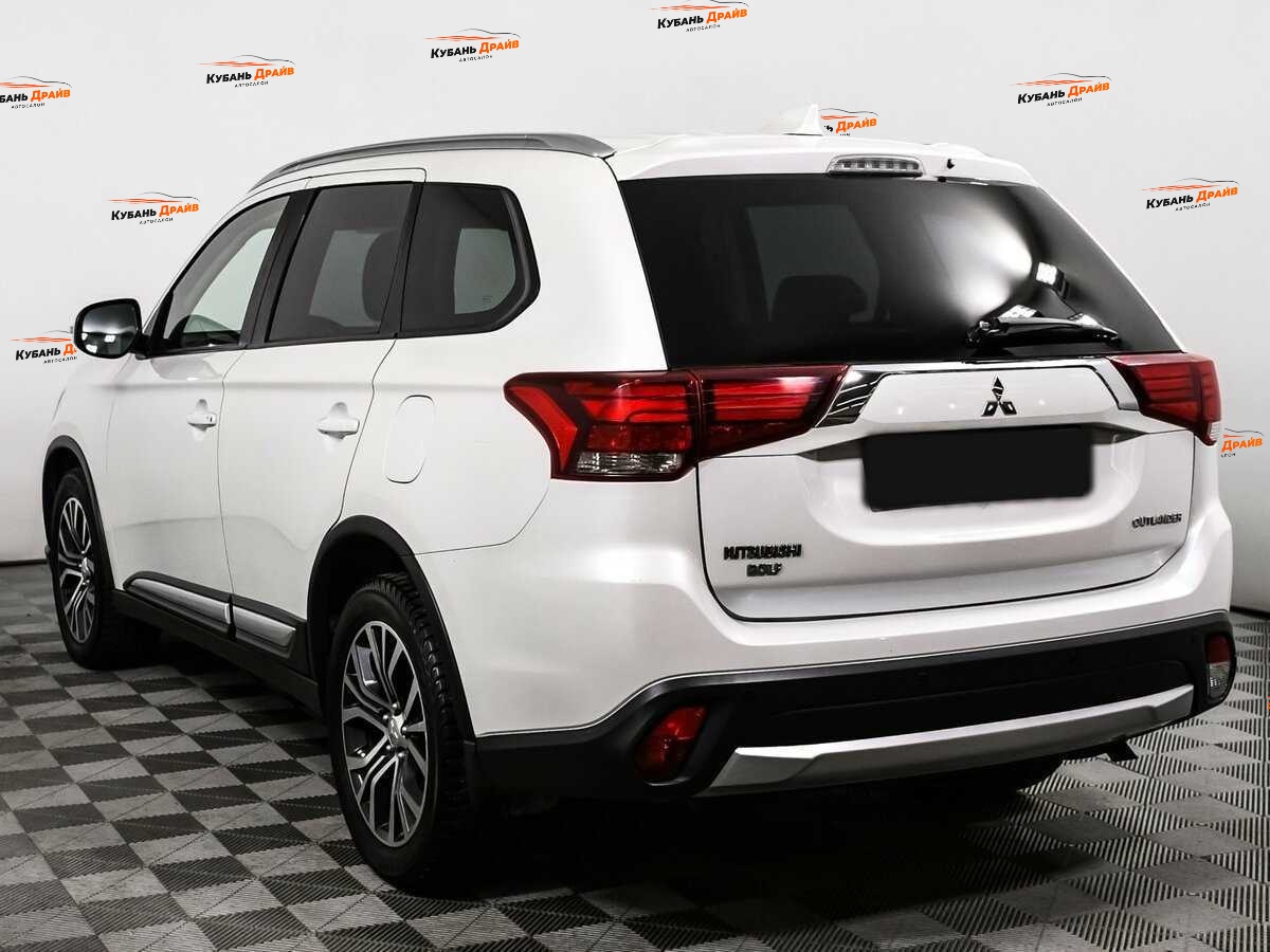 Mitsubishi Outlander 2017 года с пробегом. Фото: #6