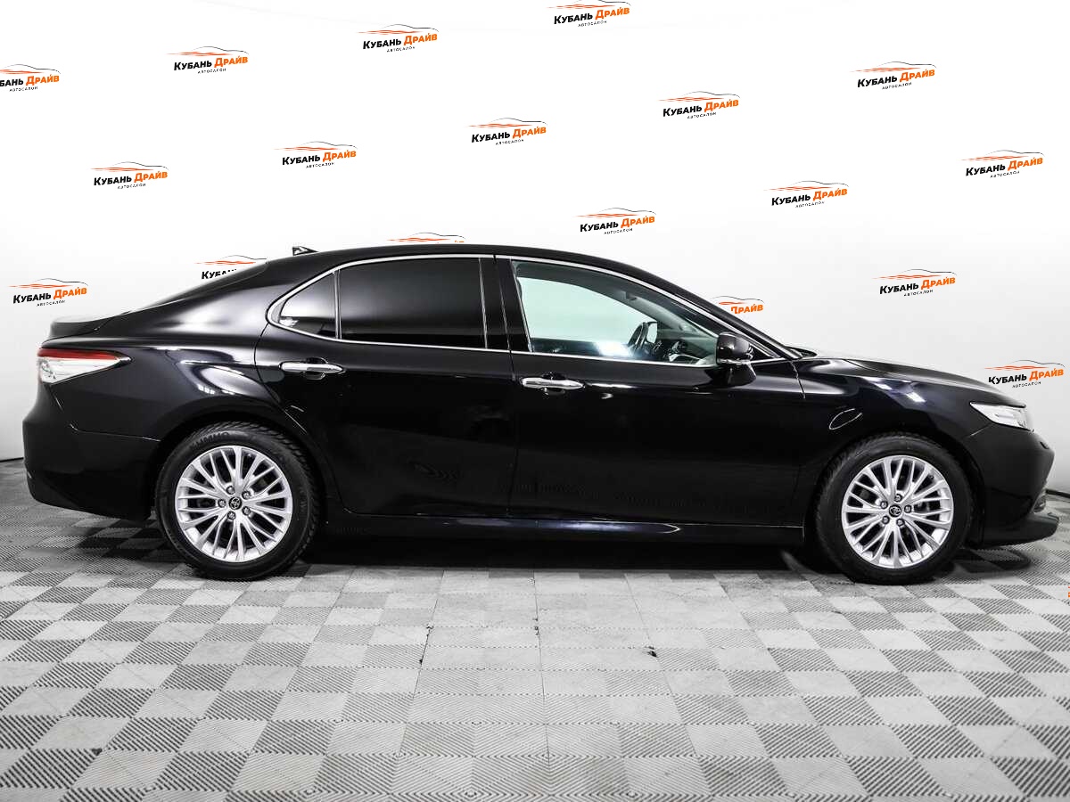 Toyota Camry 2018 года с пробегом. Фото: #3