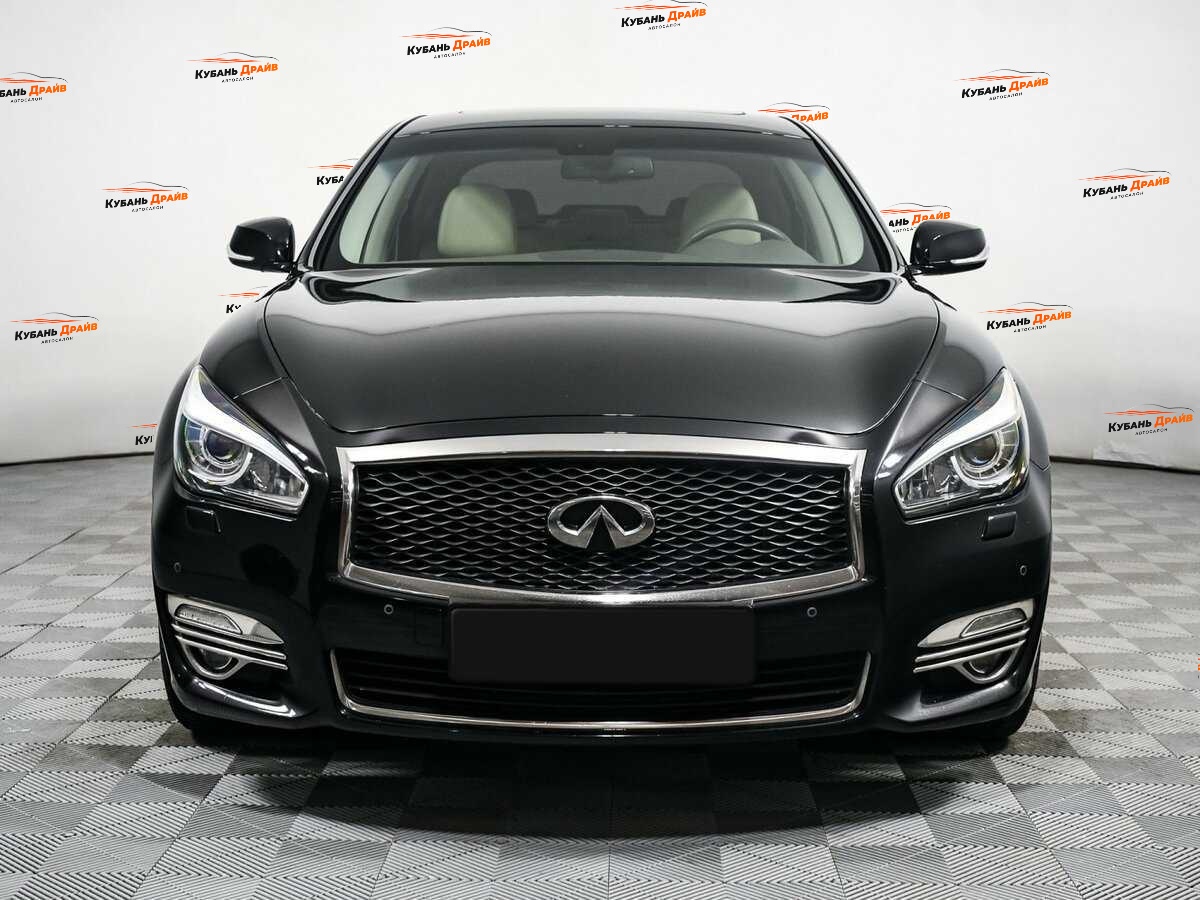 Infiniti Q70 2016 года с пробегом. Фото: #1