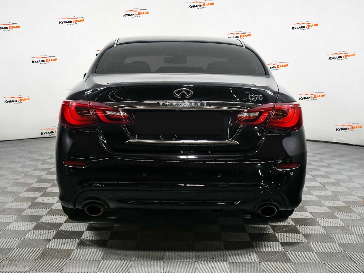 Infiniti Q70 2016 года с пробегом. Фото: #4